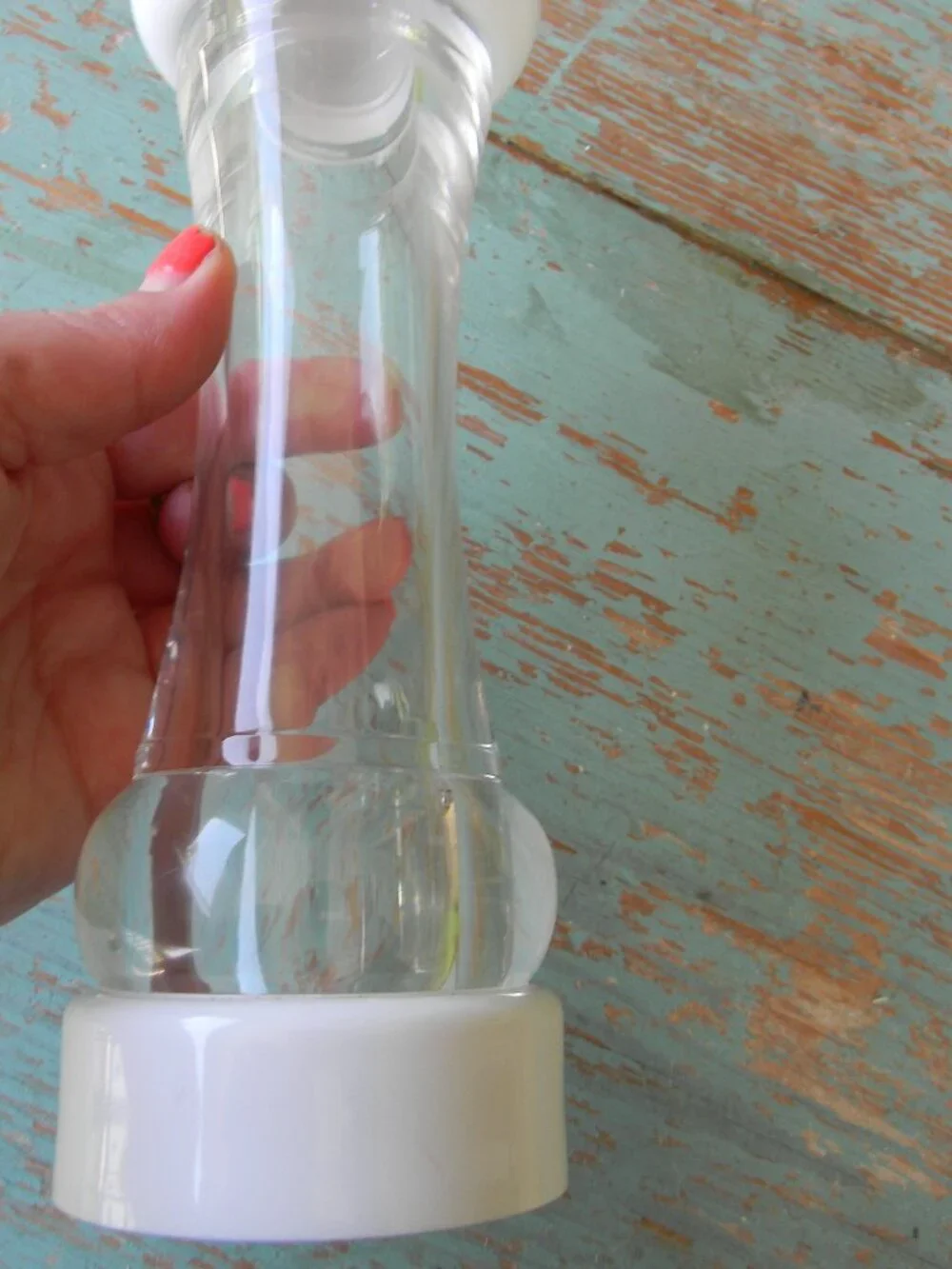 Olde Thompson WHITE/CLEAR ACRYLIC SALT SHAKER 8